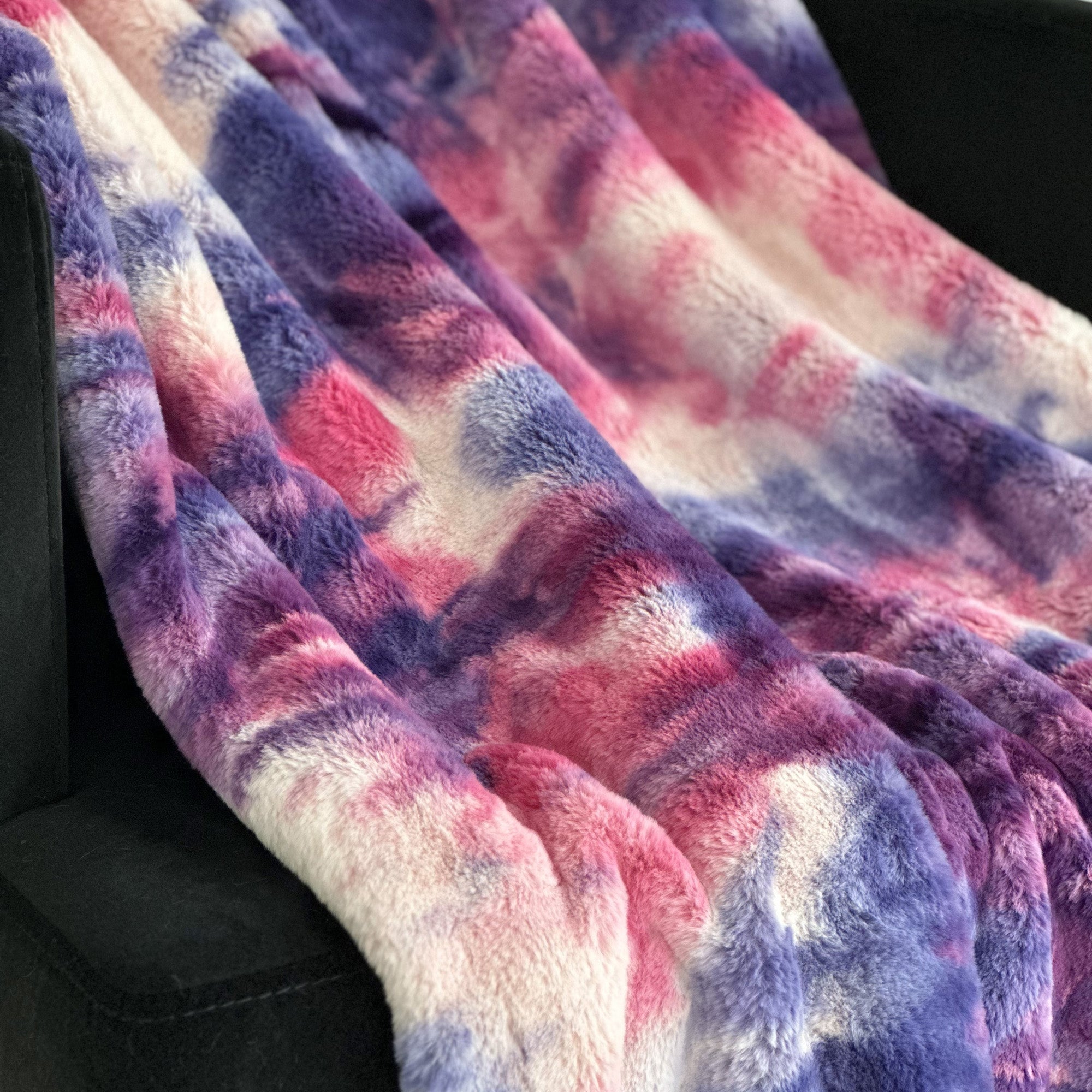 Fuchsia Purple Fureal Faux Fur Luxury Throw Blanket