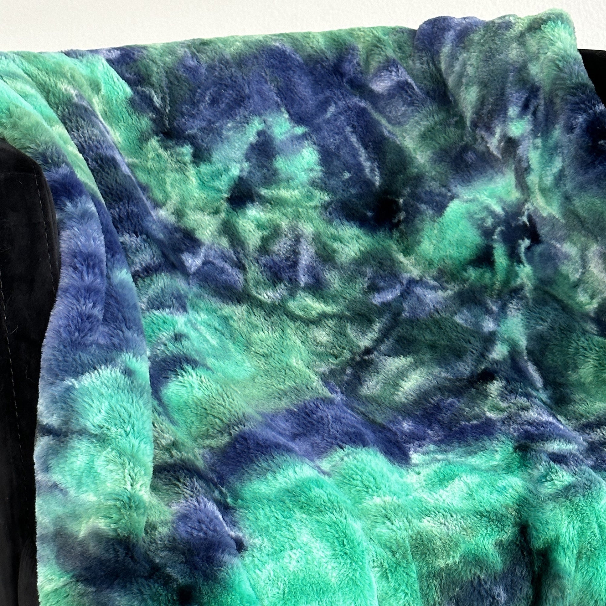 Green Blue Northern Lights Faux Fur Luxury Throw Blanket