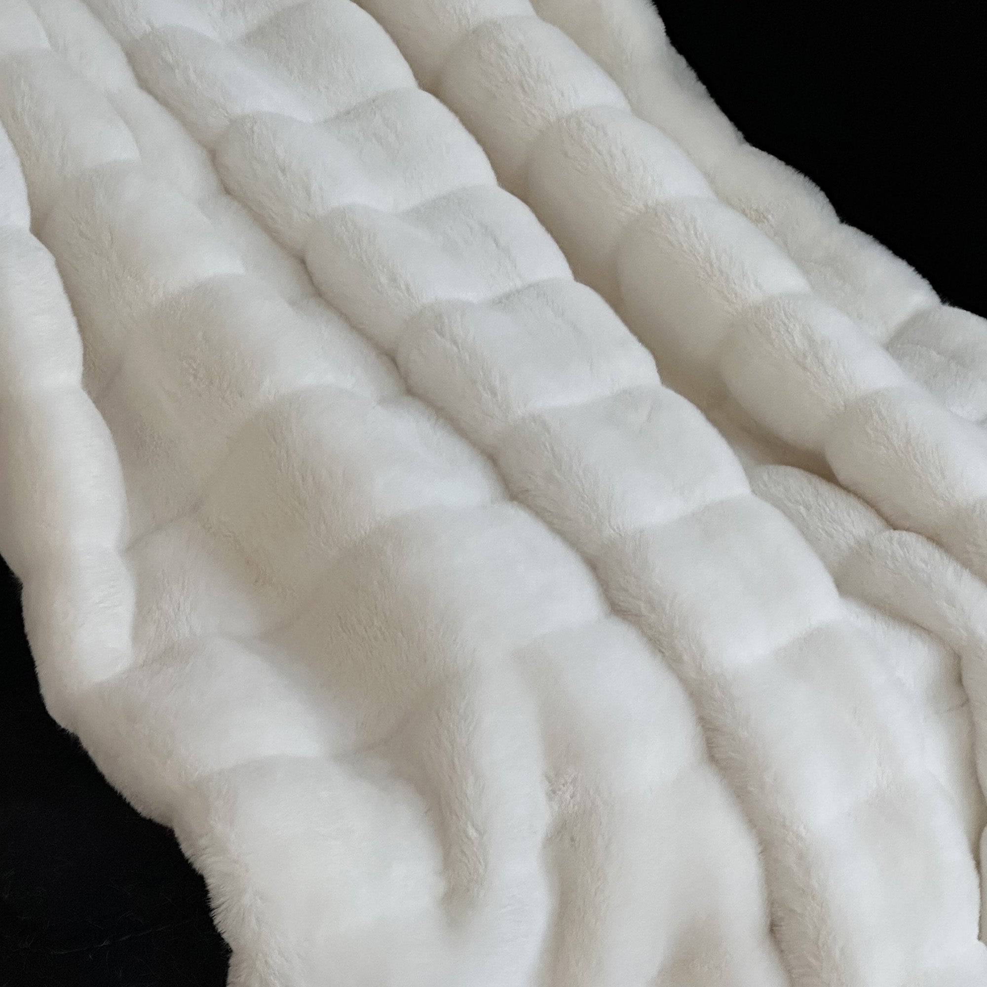 Off White Soft Snow Faux Fur Luxury Throw Blanket