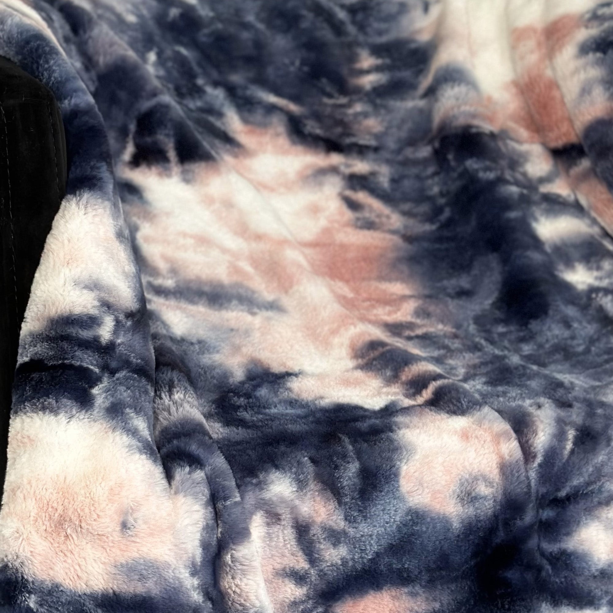 Pink Navy Fureal Faux Fur Luxury Throw Blanket